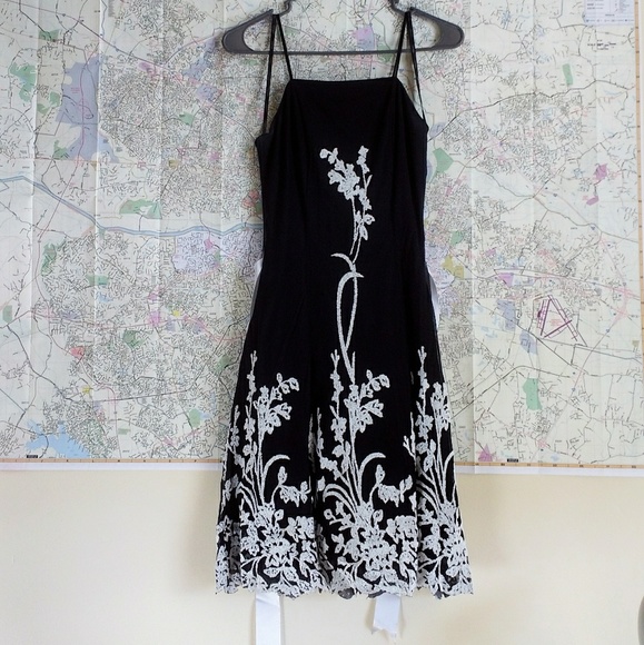 Formal Elegant Dress Embroidery Floral Bead Missy - Picture 2 of 8